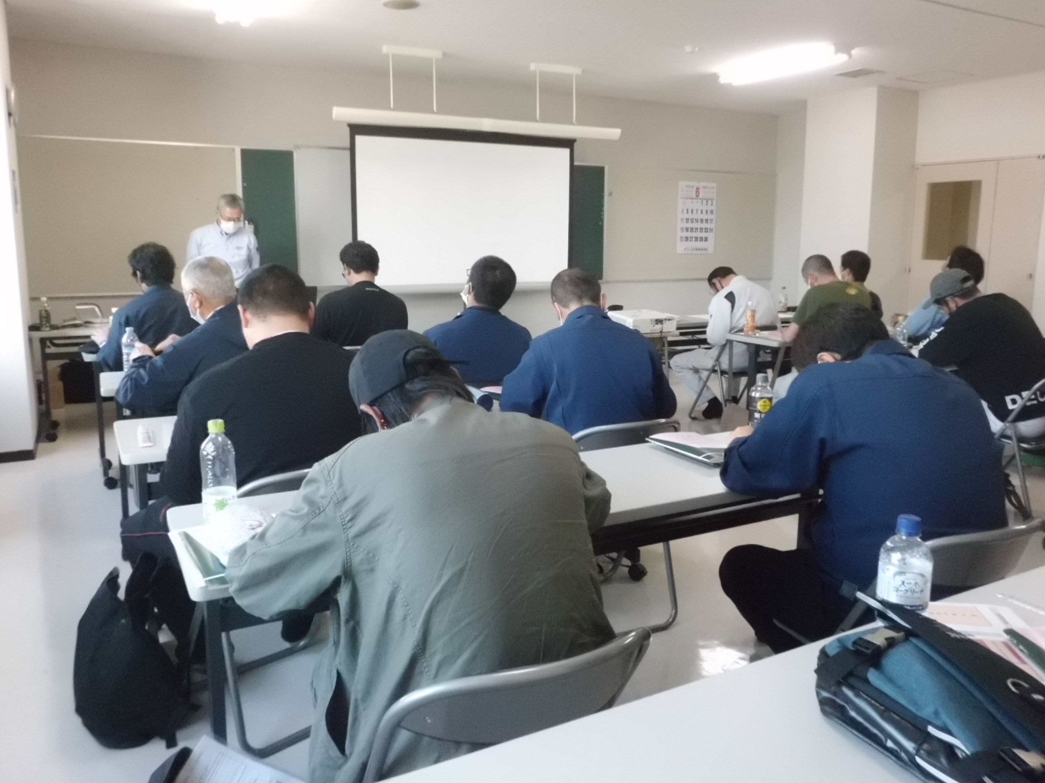 通年雇用人材育成事業　刈払い機安全衛生教育