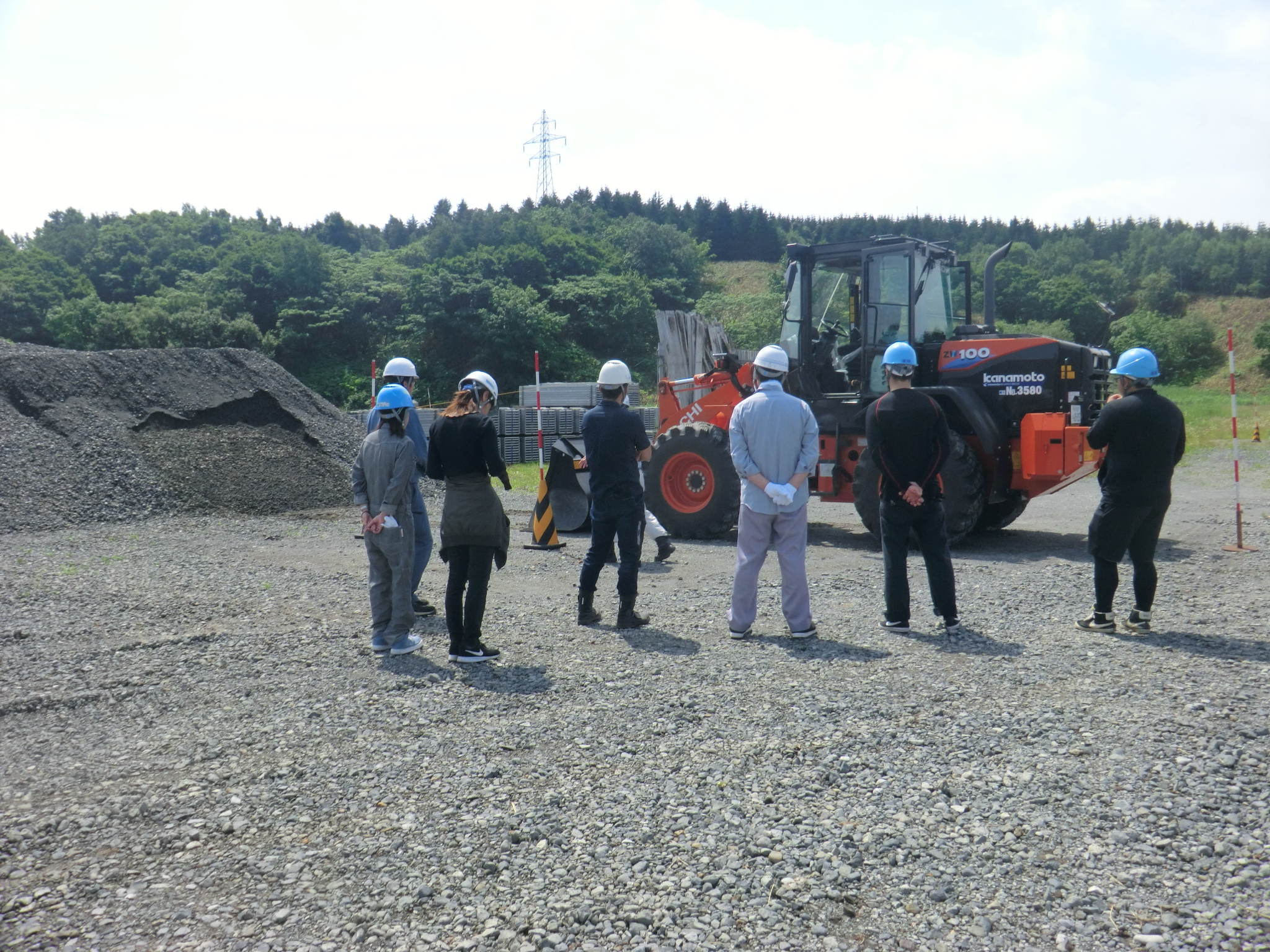 建設機械オペレーター人材育成事業　車両系建設機械（整地等）【学科及び実技の様子】